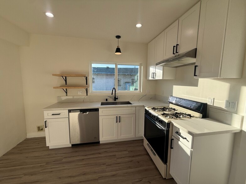 Building Photo - 3027 Lanfranco St