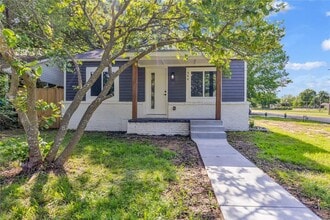 Building Photo - 544 N Elm Ave