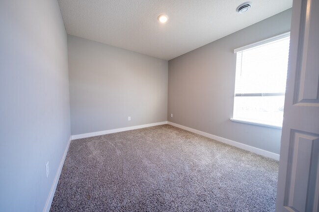 Building Photo - 17073 Dysart Pl