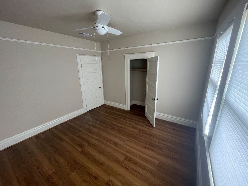 Building Photo - 1127 Elgin St