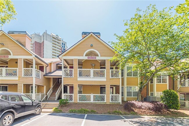 Building Photo - 448 McGill Pl NE