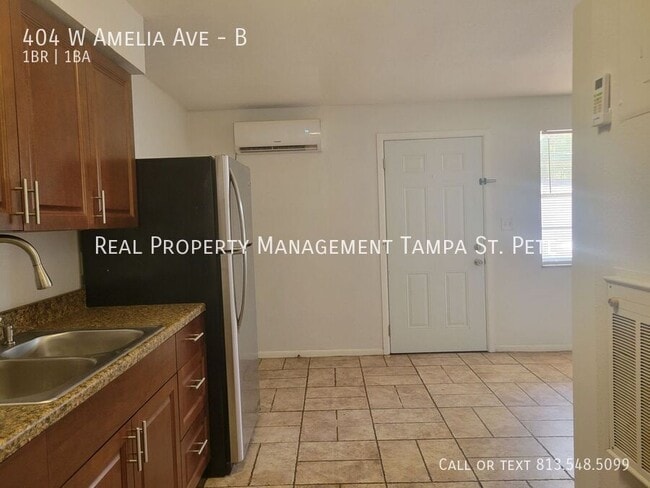 Building Photo - 404 W Amelia Ave