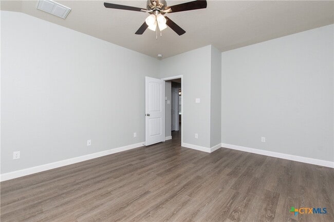 Building Photo - 5114 Dauphin Dr