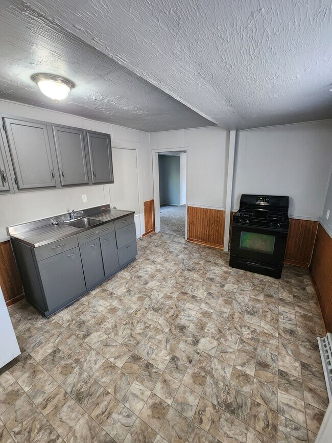 Building Photo - 1919 Castelar St