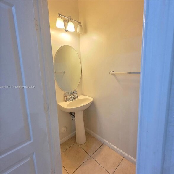 Building Photo - 2612 SW 81st Terrace