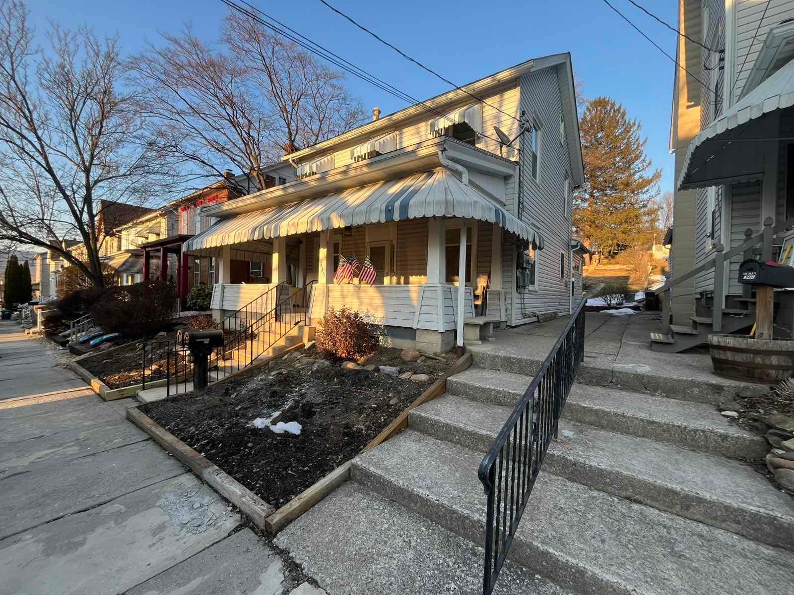 Unit 1 - 335 1st St