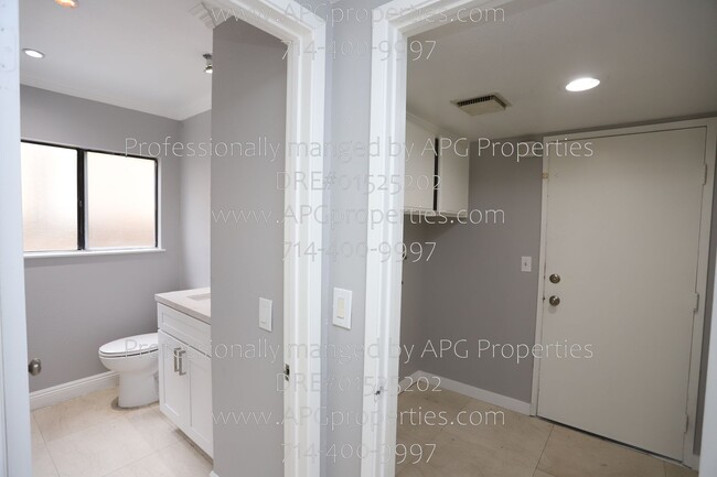 Building Photo - Fully renovated 4 bedroom / 2.5 bathroom h...