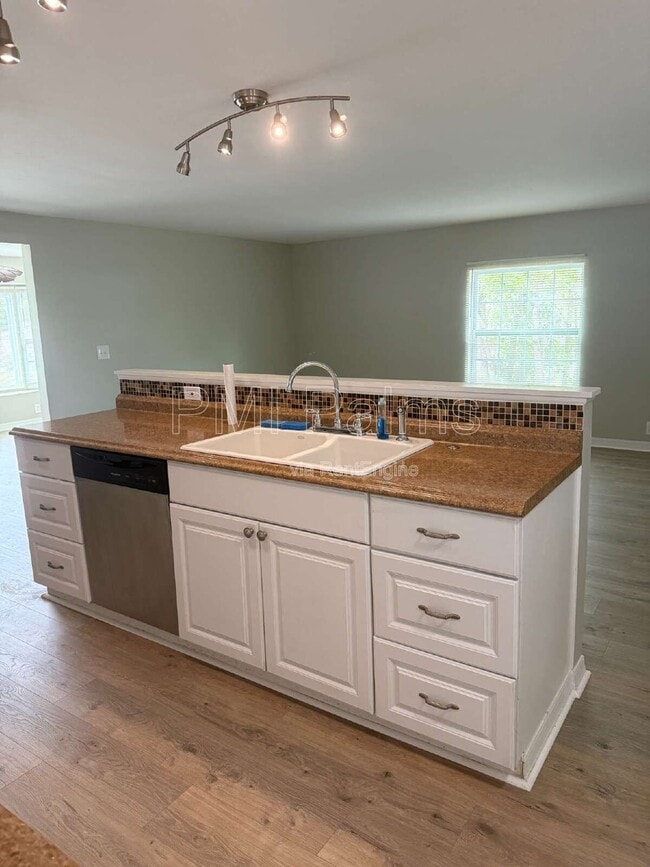 Building Photo - 17719 Carthage Ave