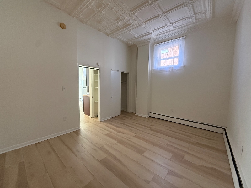 Building Photo - 329 Taylor Ave