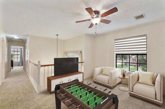 Building Photo - 17335 Meadow Heights Dr
