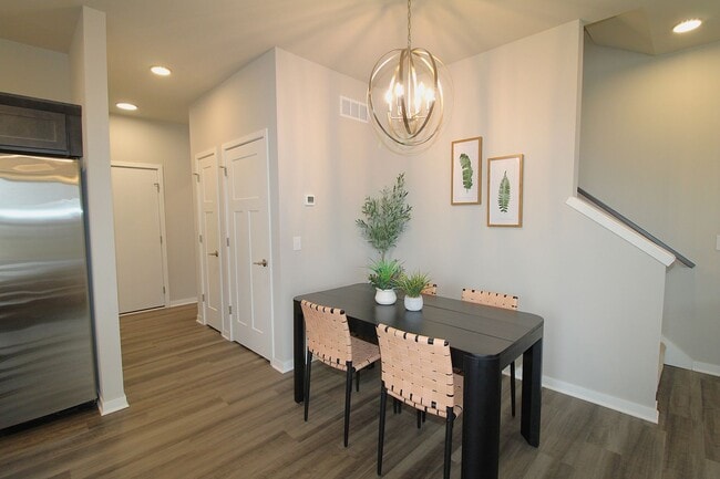 Building Photo - 4824 Suelo Rd