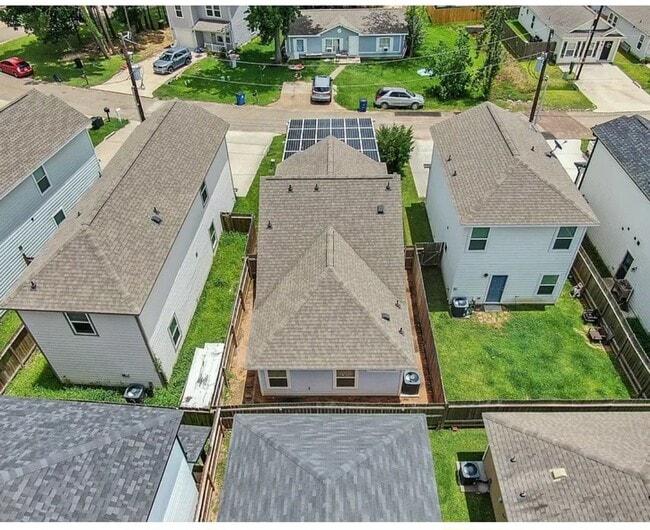 Building Photo - 16708 Stonefield St