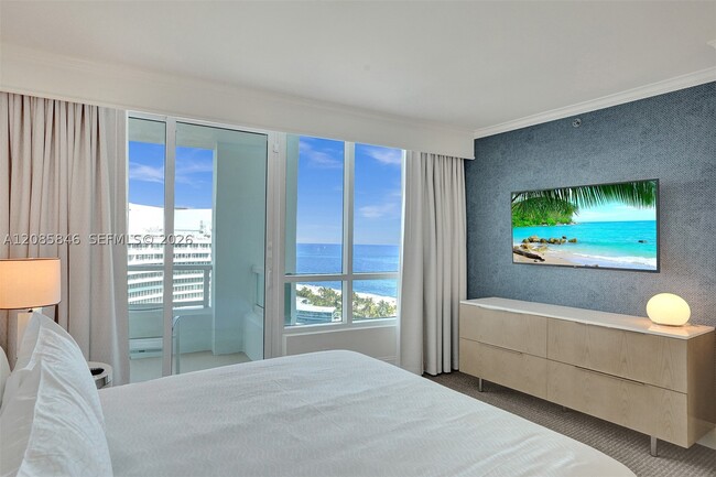 Building Photo - 4401 Collins Ave