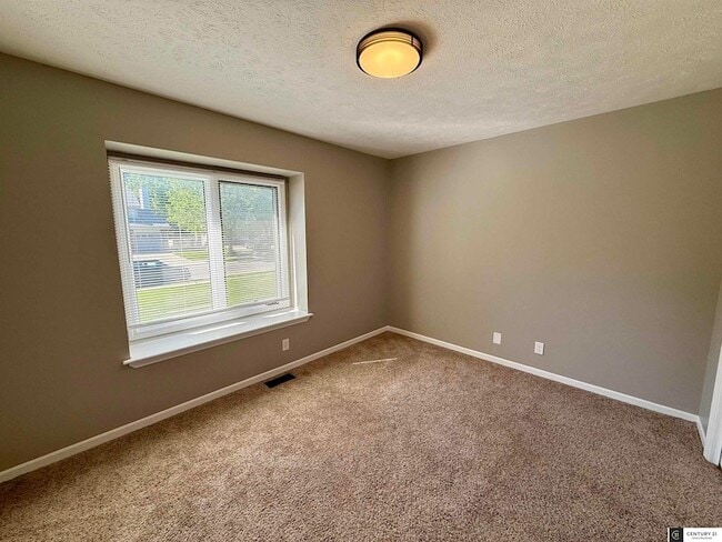 Building Photo - 2902 Blackhawk Dr