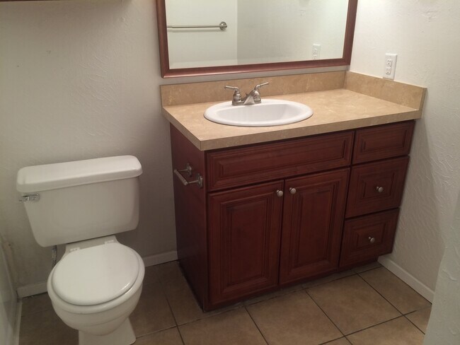 Building Photo - 3705CH