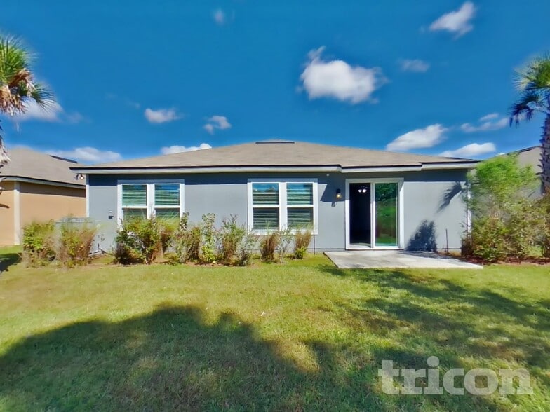 Building Photo - 2330 Sea Palm Ave