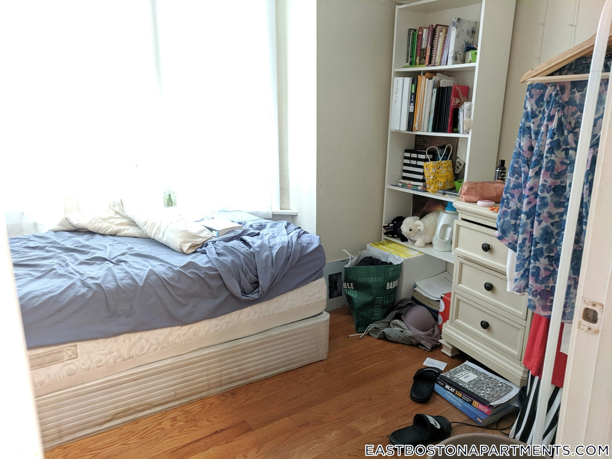 Building Photo - 28 Monmouth St