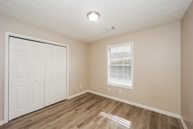 Building Photo - 45 Weldon Pl