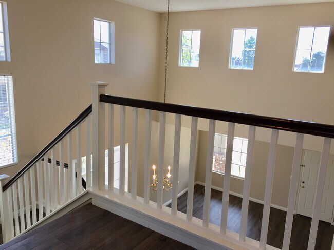 stairs to 2nd floor - 504 Robins Pl
