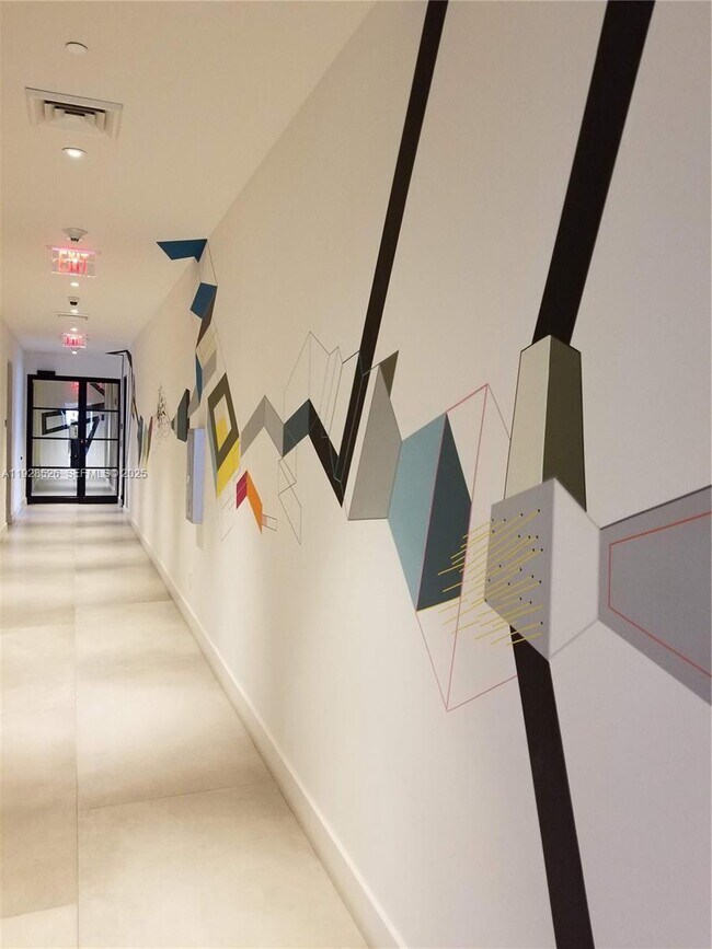 Building Photo - 121 NE 34th St