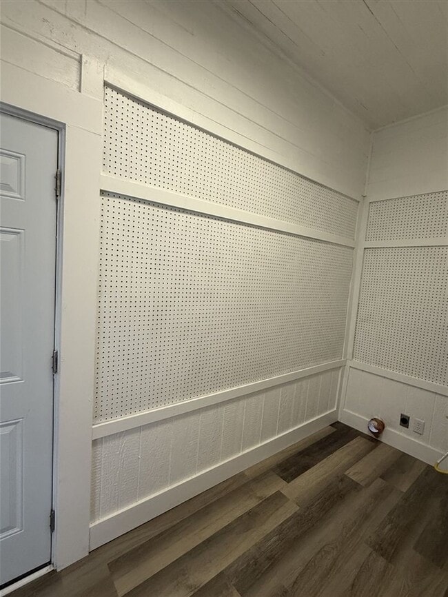 Building Photo - Beautifully Renovated 2 bedroom, 1 bath Bungalow | Historic Highland area | $900/Month Rent