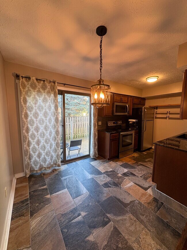 Building Photo - 331 St Andrews Dr