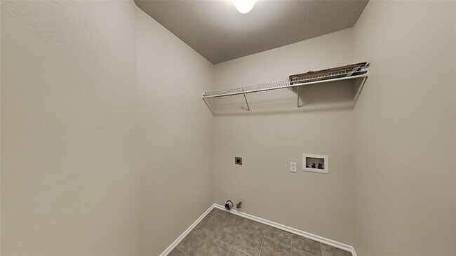 Building Photo - 438 Oregon Trail
