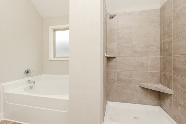 Building Photo - 1180 Black Oak Cir, Clarksville, TN