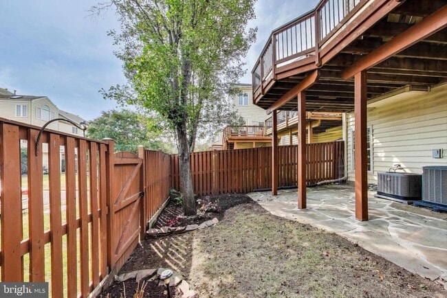 Building Photo - 22514 Airmont Woods Terrace