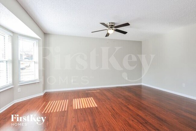 Building Photo - 2141 Treasure Island Dr