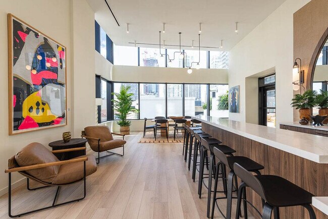 Building Photo - 225 N Miami Ave