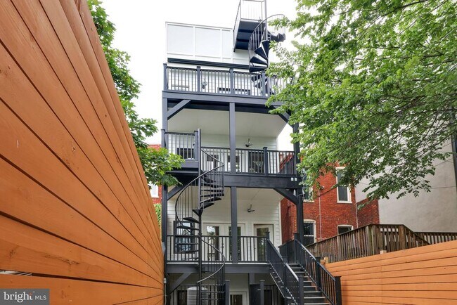 Building Photo - 1329 Irving St NW