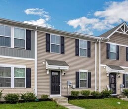 Building Photo - 28 Azalea Cir