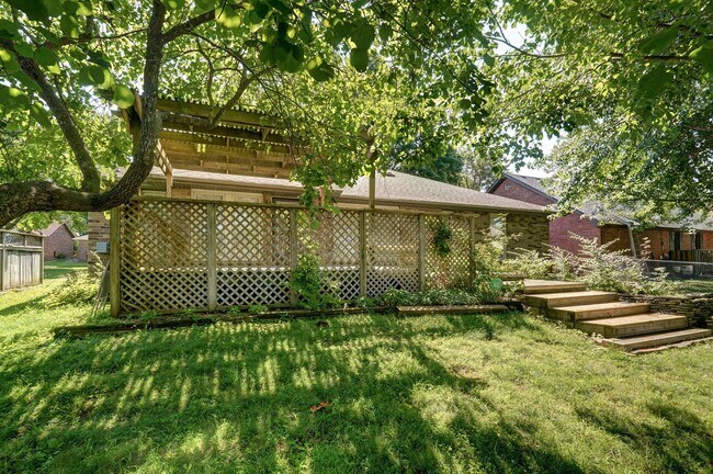 Building Photo - Charming 3 Bed | 2 Bath Home with Beautiful Outdoor Living