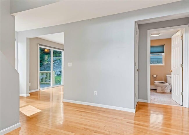 Building Photo - 24 Smith St