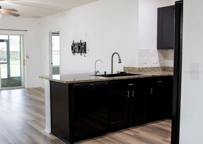 Building Photo - 8089 Pelican Reed Cir