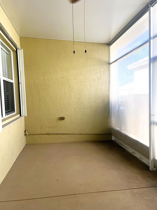 Building Photo - 6120 Spring Lake Terrace