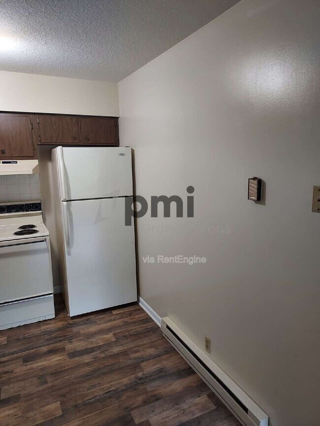 Building Photo - 333 Southland Dr