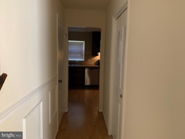 Building Photo - 8200 Aspen Glen Ct