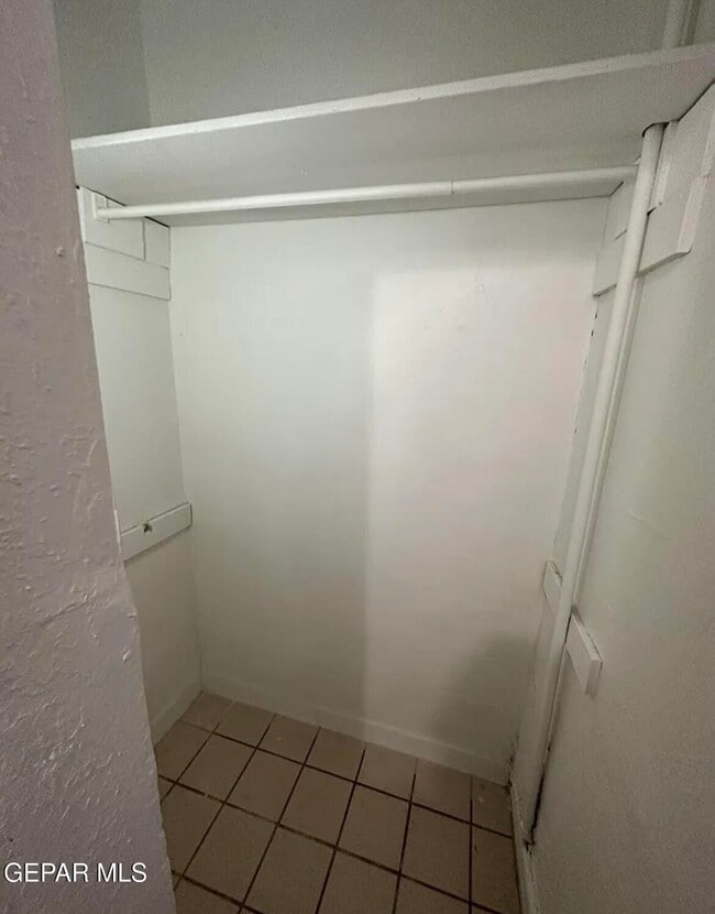 Building Photo - 160 Arnold Pl