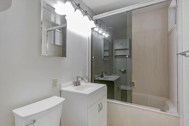 Building Photo - Family Home and In-Law Unit for Rent