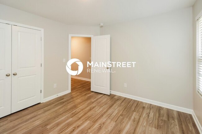 Building Photo - 4 Bedroom Pet-Friendly Home in Hampton, GA with Main Street Renewal