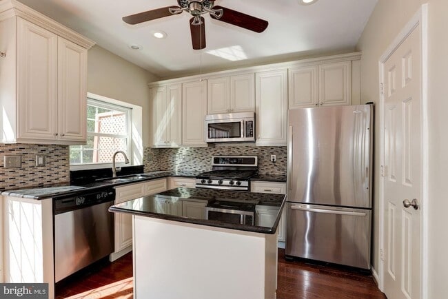 Building Photo - 7238 Stover Ct