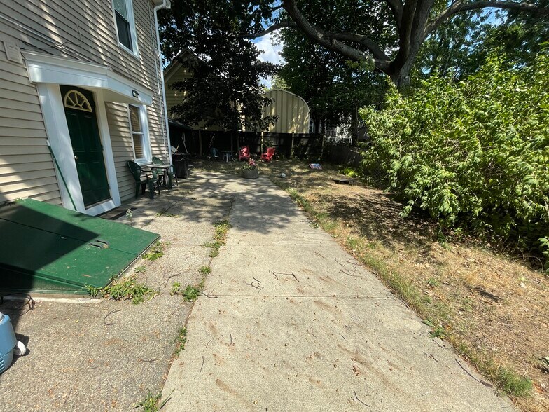 Building Photo - 19 Berkeley St