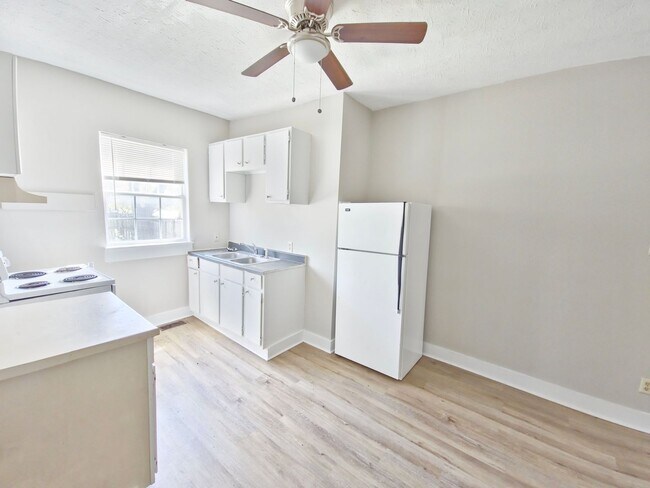 Building Photo - 1303 S 26th St