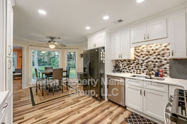 Building Photo - 1186 Crestbrook Dr