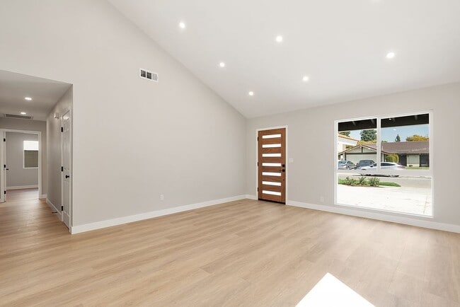 Building Photo - 17314 De Groot Pl