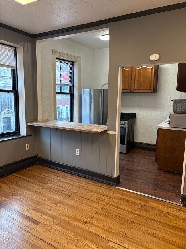 Building Photo - Cozy 1 Bedroom in Downtown York City with ...