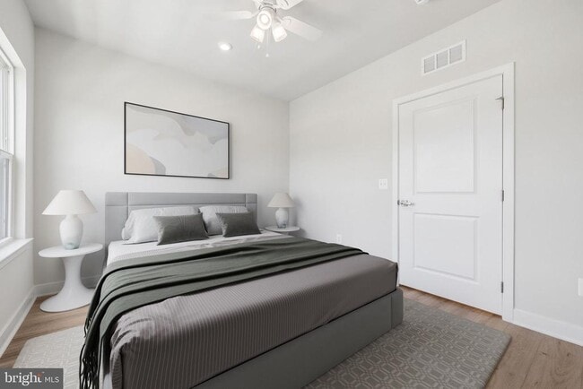 Building Photo - 1611 POTOMAC SHORES Pky