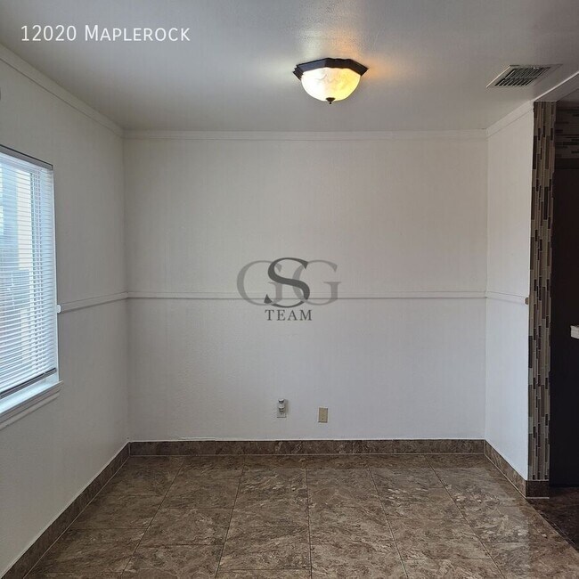 Building Photo - 12020 Maplerock-
